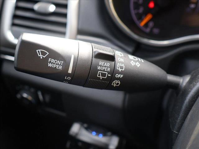 Used 2019 Jeep Grand Cherokee Limited w/ Luxury Group II AWD/4WD image 14
