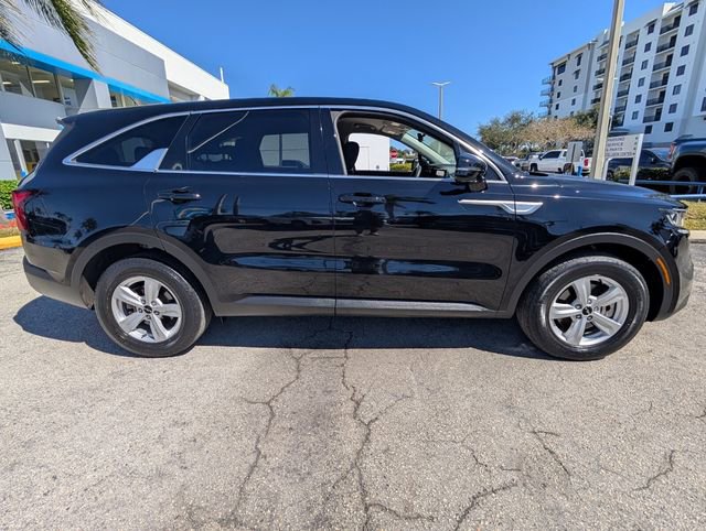 Used 2023 Kia Sorento LX image 20
