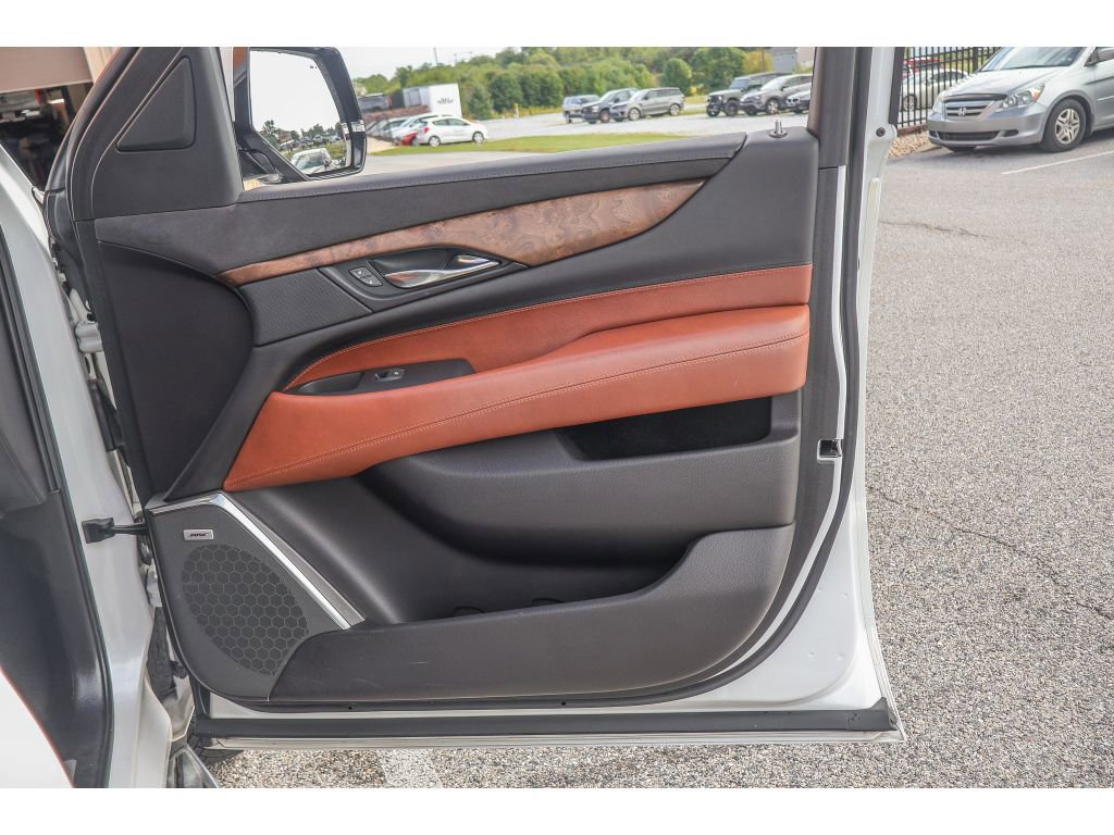 Used 2019 Cadillac Escalade Luxury image 15
