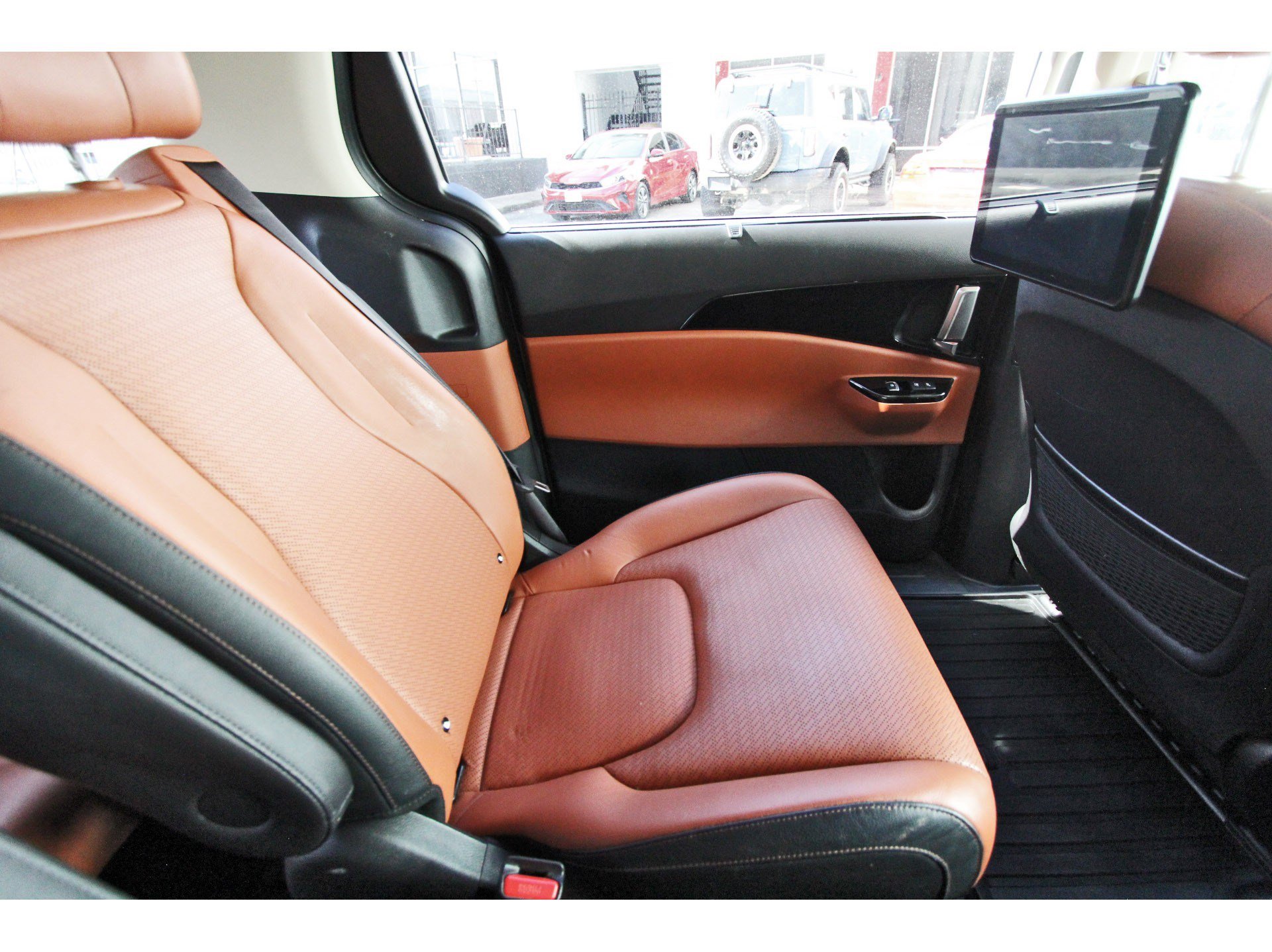 Certified 2024 Kia Carnival SX Prestige FWD image 15
