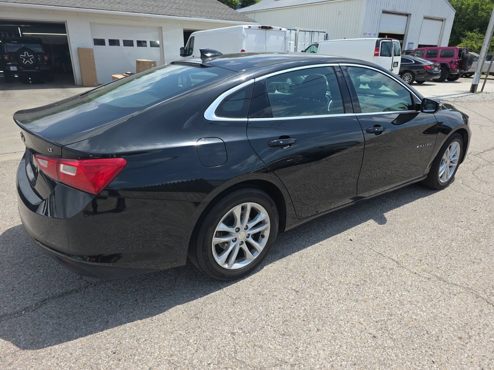Used 2018 Chevrolet Malibu LT FWD image 5