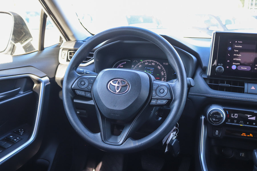 Used 2025 Toyota RAV4 LE AWD/4WD image 17