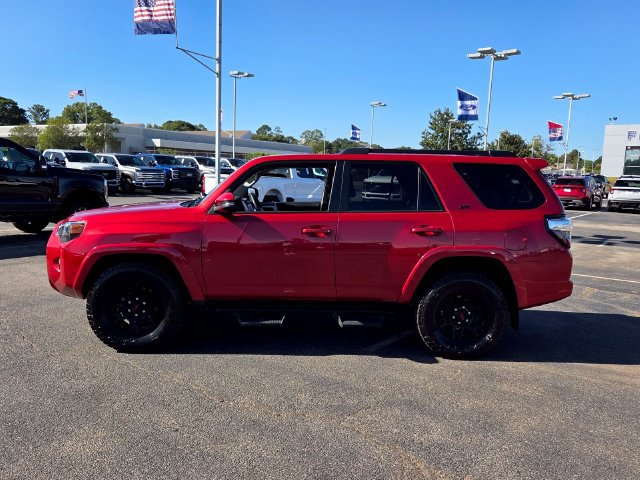 Used 2023 Toyota 4Runner SR5 Premium w/ Moonroof Package RWD image 4