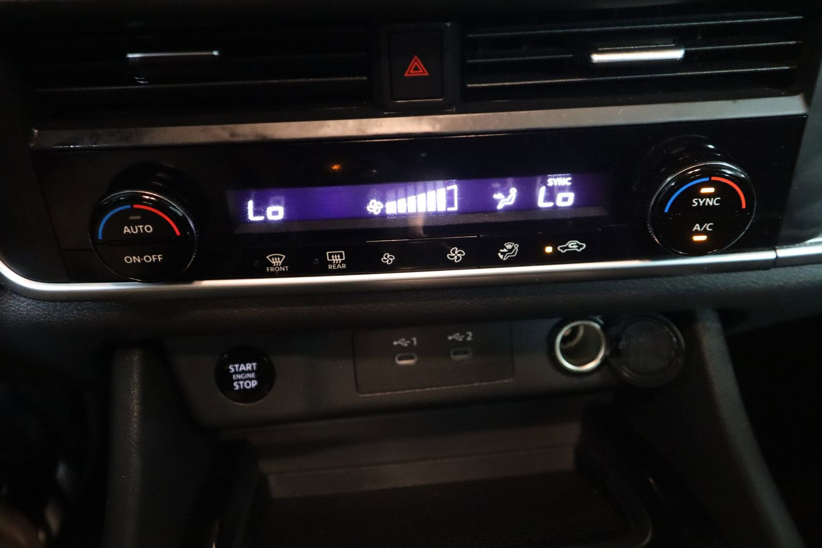 Used 2025 Nissan Rogue SV image 43