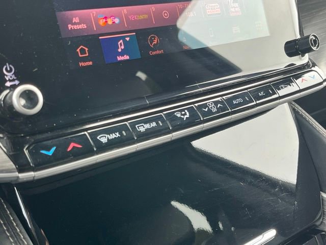 Used 2023 Jeep Wagoneer L Series III w/ Preferred Equipment Group image 17