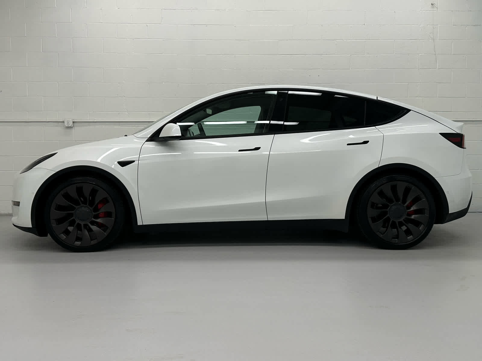 Used 2021 Tesla Model Y Performance image 3