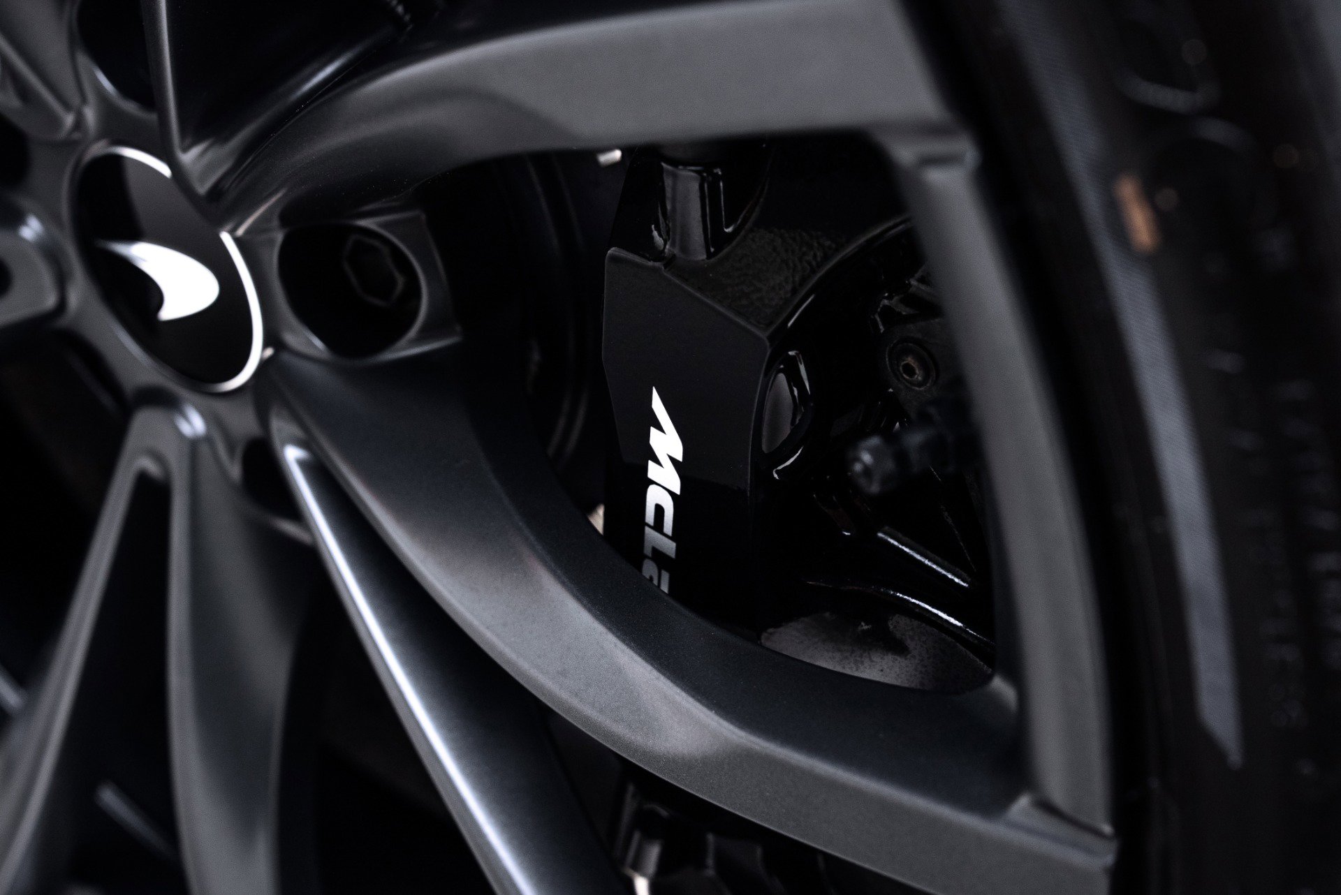 Used 2023 McLaren Artura image 26