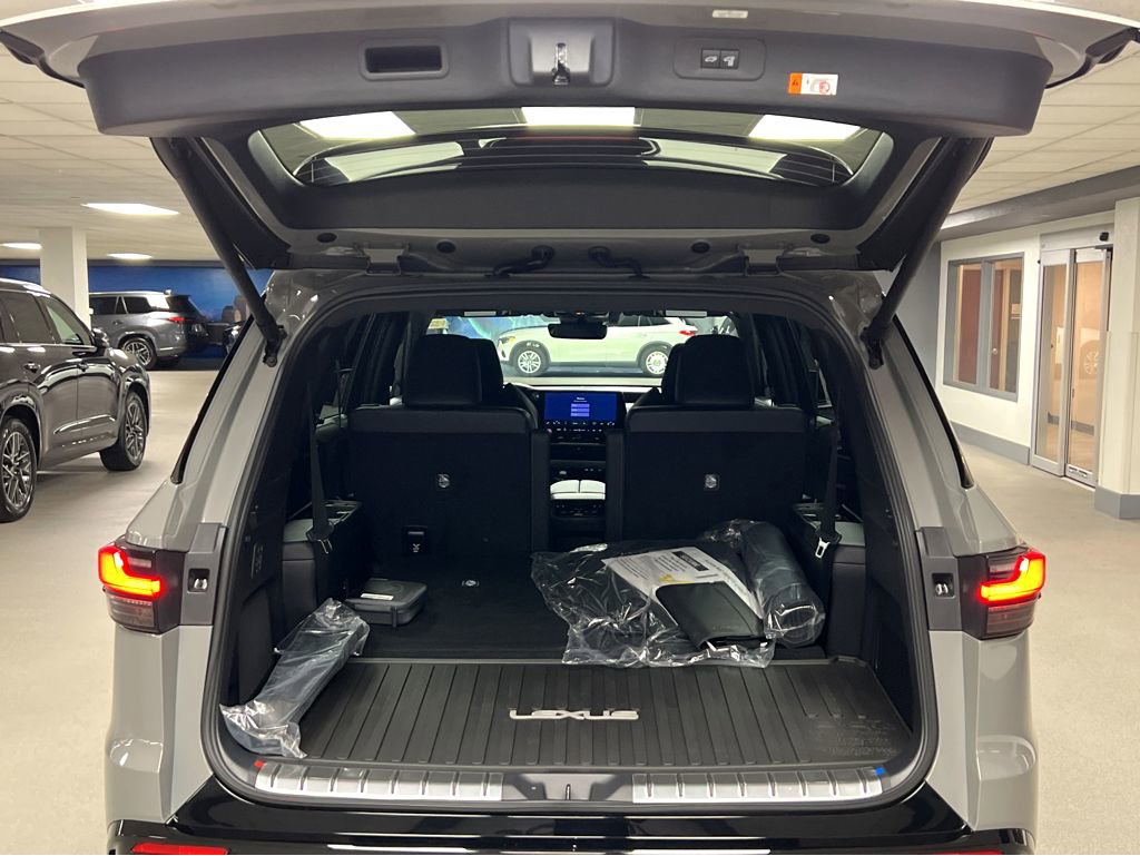New 2026 Lexus TX 500h AWD image 29
