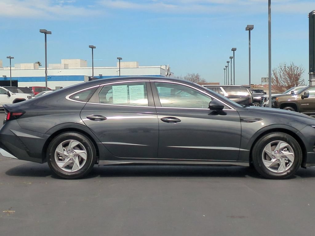 Used 2025 Hyundai Sonata SE FWD image 8