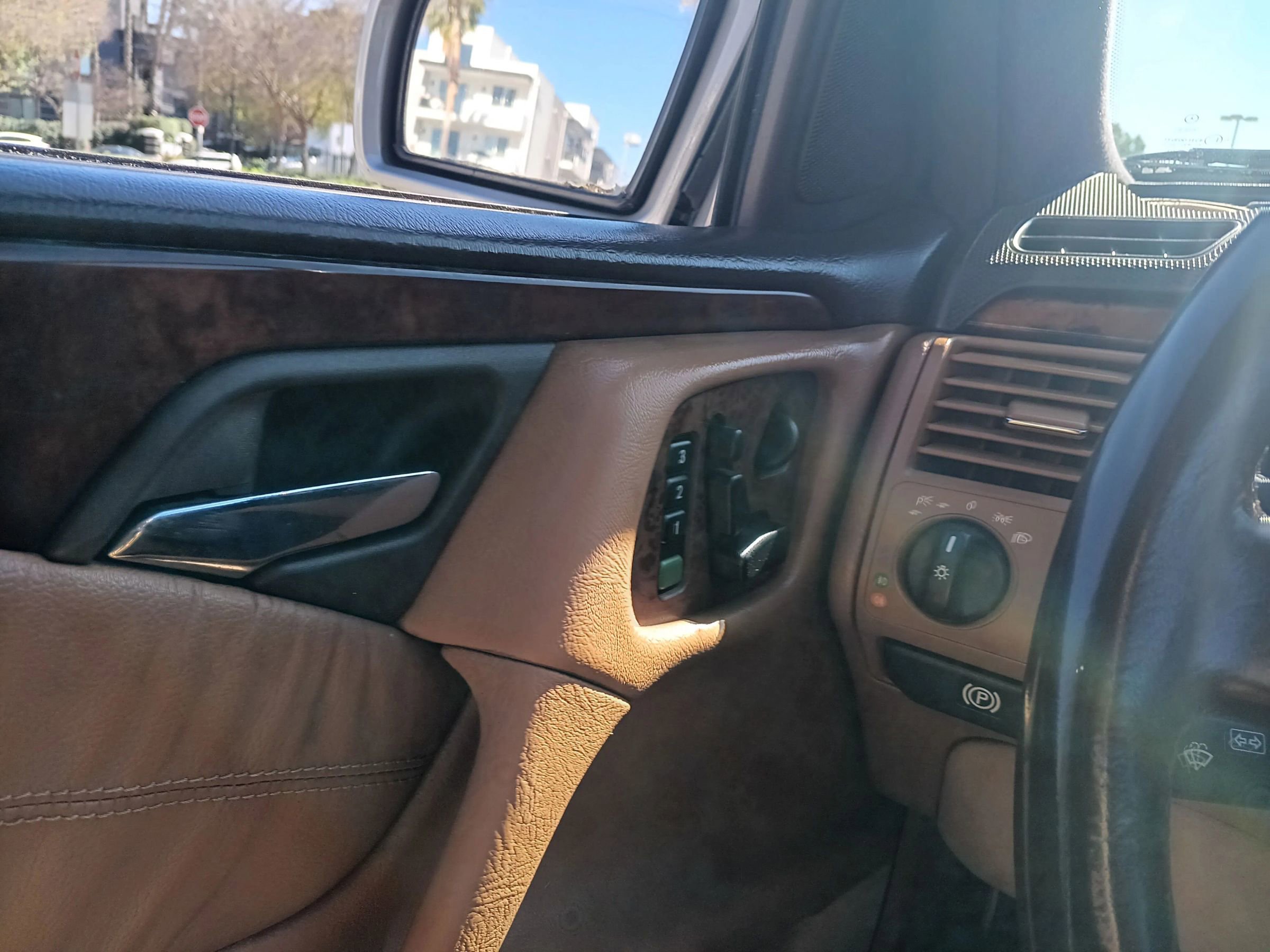 Used 1998 Mercedes-Benz E 320 Sedan image 23