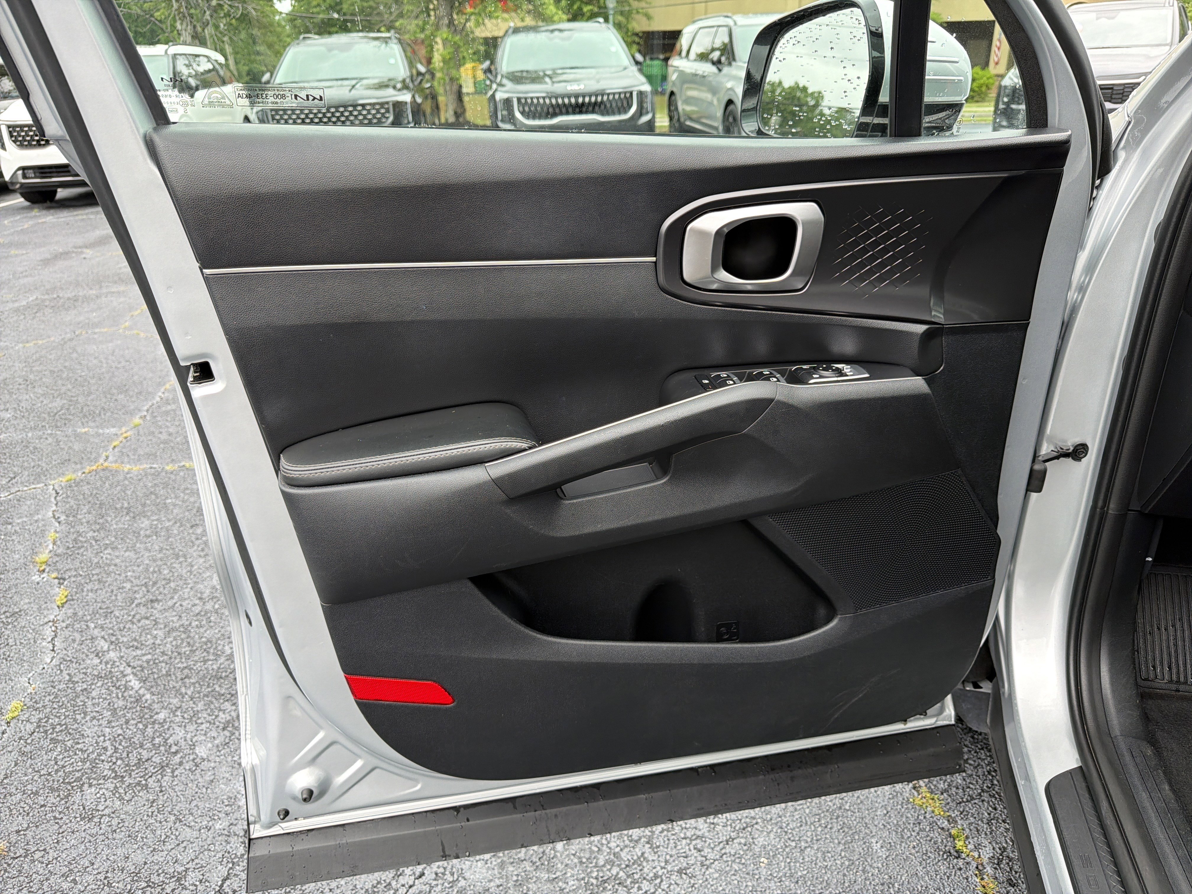 Used 2022 Kia Sorento LX AWD/4WD image 8