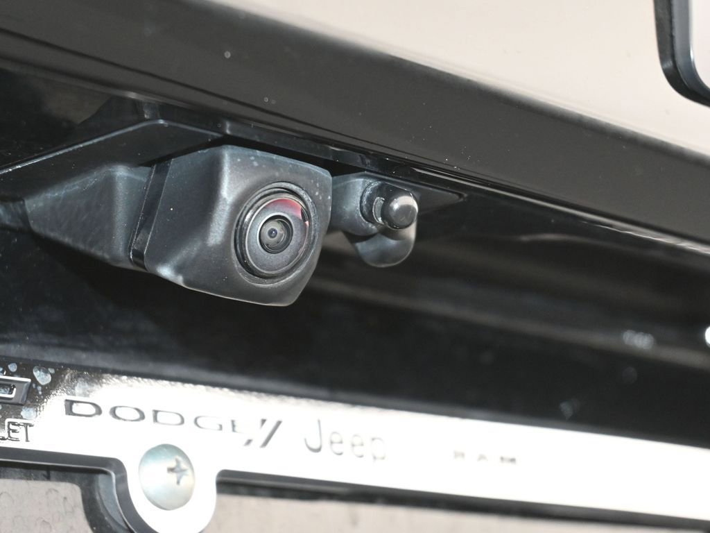 Used 2025 Honda Pilot EX-L image 37