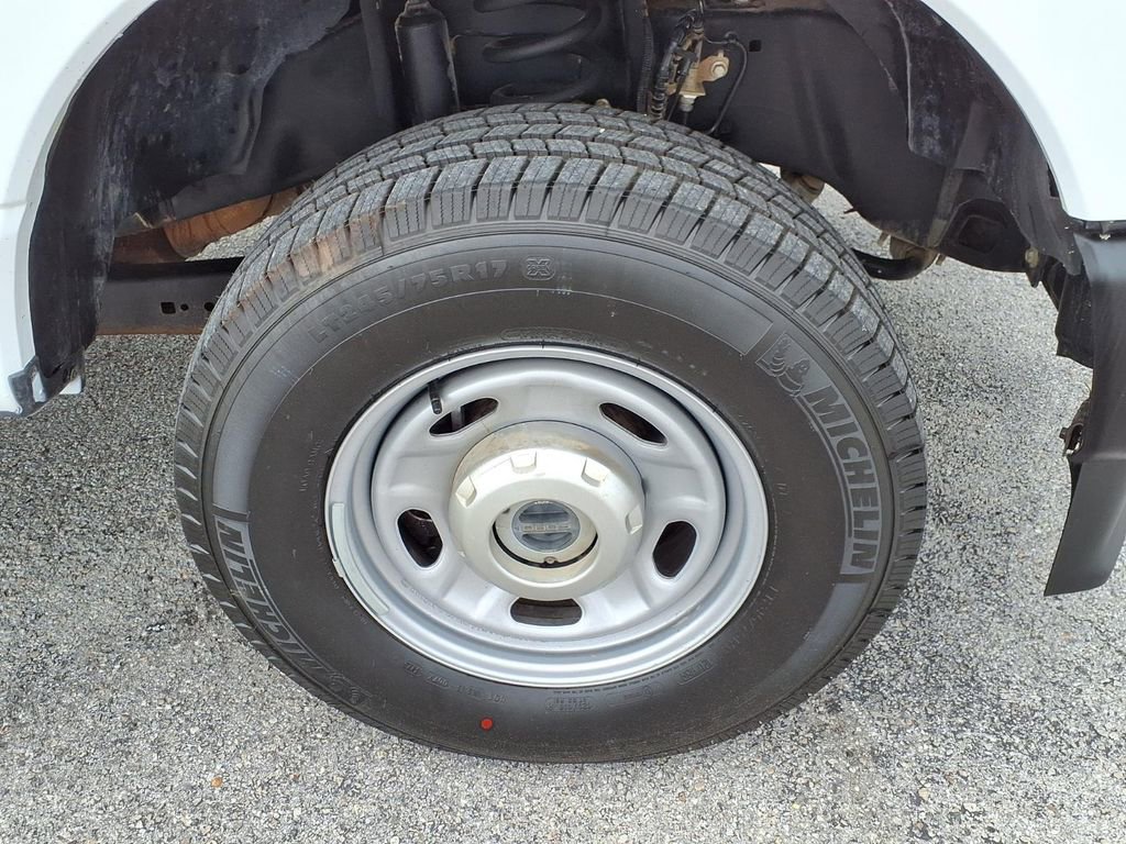 Used 2023 Ford F250 XL w/ Camper Package image 9