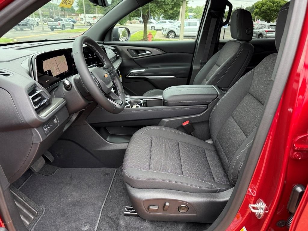 New 2026 Chevrolet Traverse LT w/ Driver Confidence Package FWD image 10