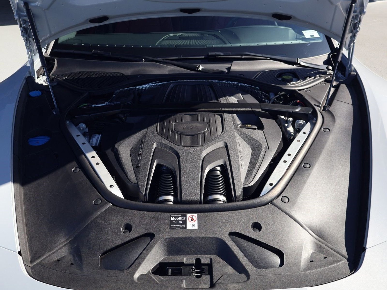 Certified 2025 Porsche Panamera image 24