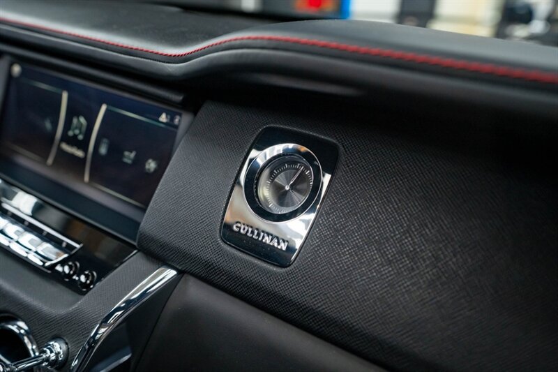 Used 2020 Rolls-Royce Cullinan AWD/4WD image 20