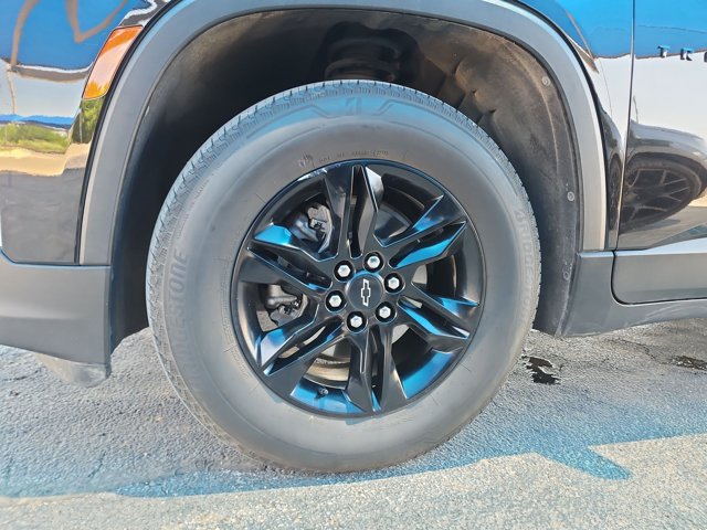 Used 2023 Chevrolet Traverse LT FWD image 24