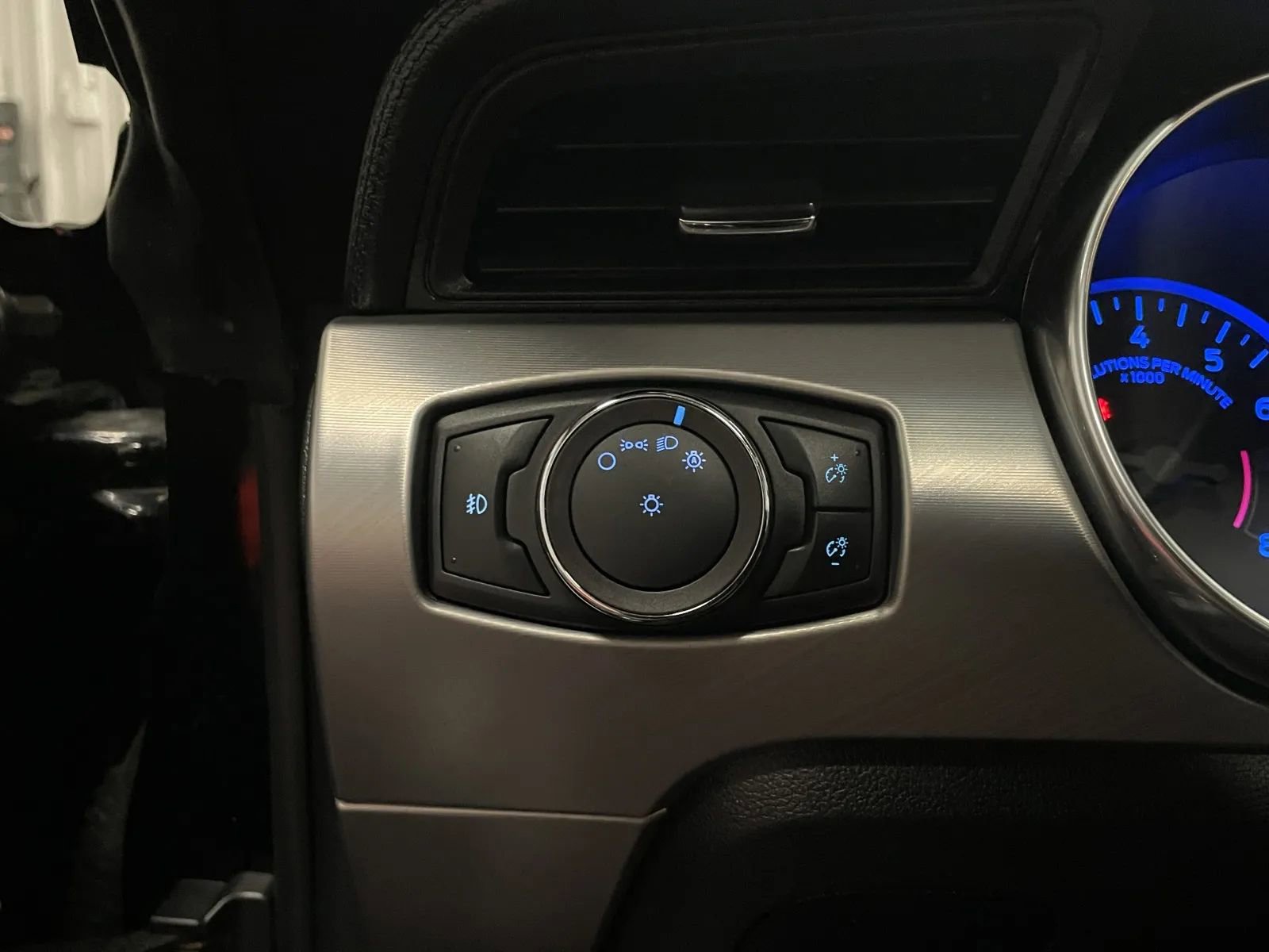 Used 2019 Ford Mustang Premium image 27