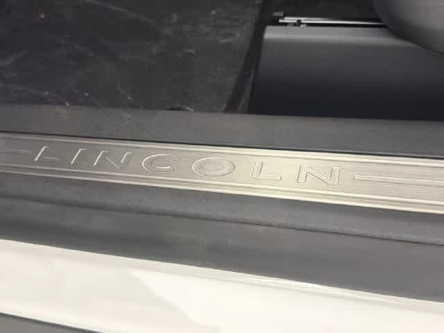 New 2026 Lincoln Nautilus Premier w/ Jet Appearance Package AWD/4WD image 17