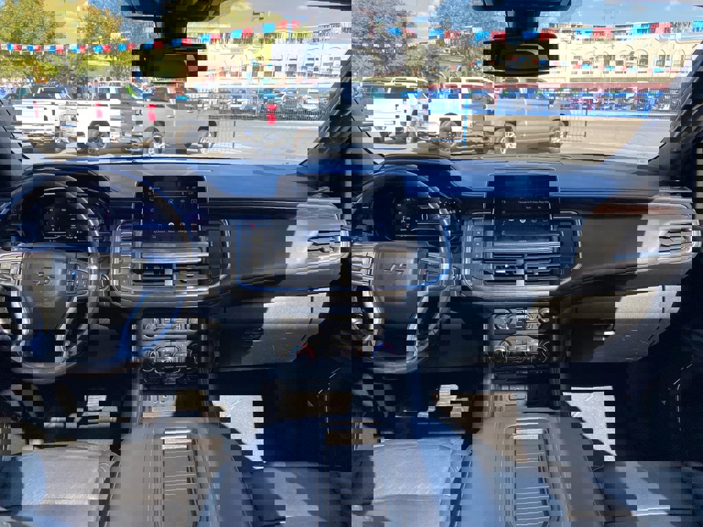 Used 2022 Chevrolet Tahoe Z71 w/ Z71 Off-Road Package image 4