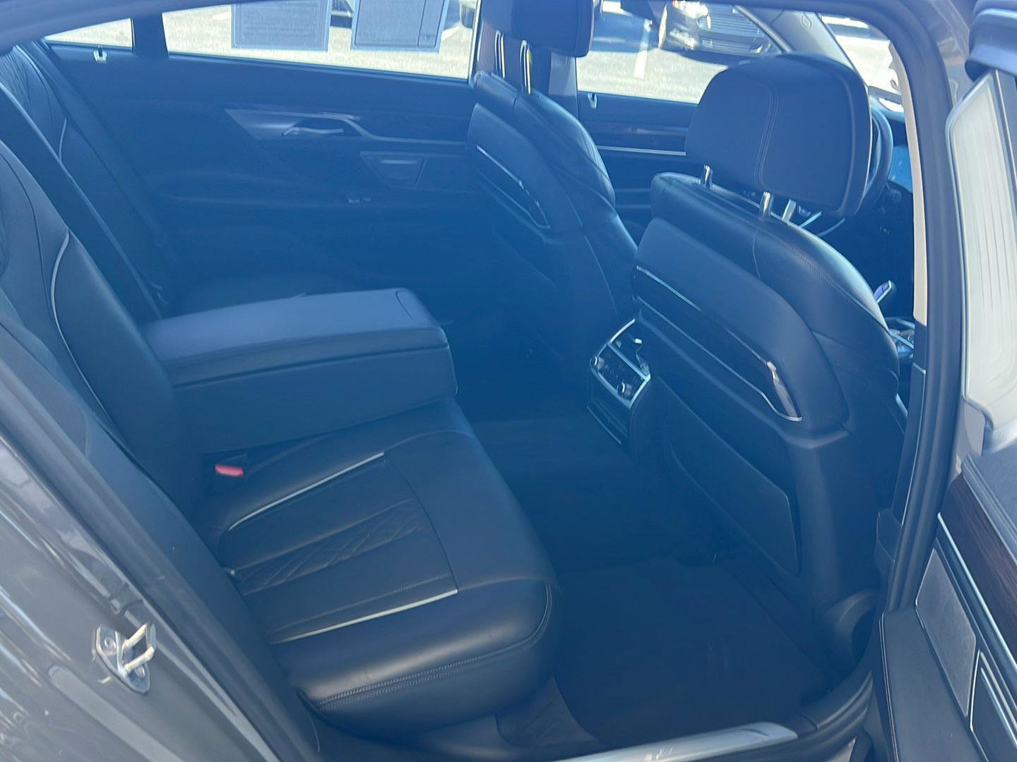 Used 2020 BMW 740i image 14