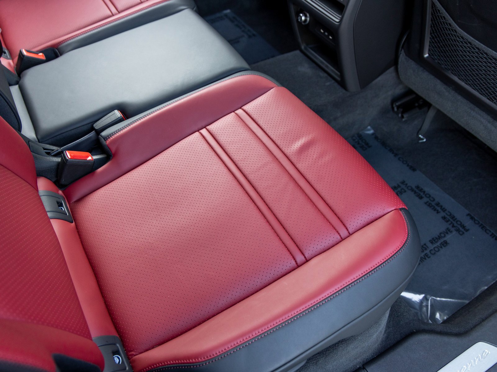 Certified 2025 Porsche Cayenne image 46