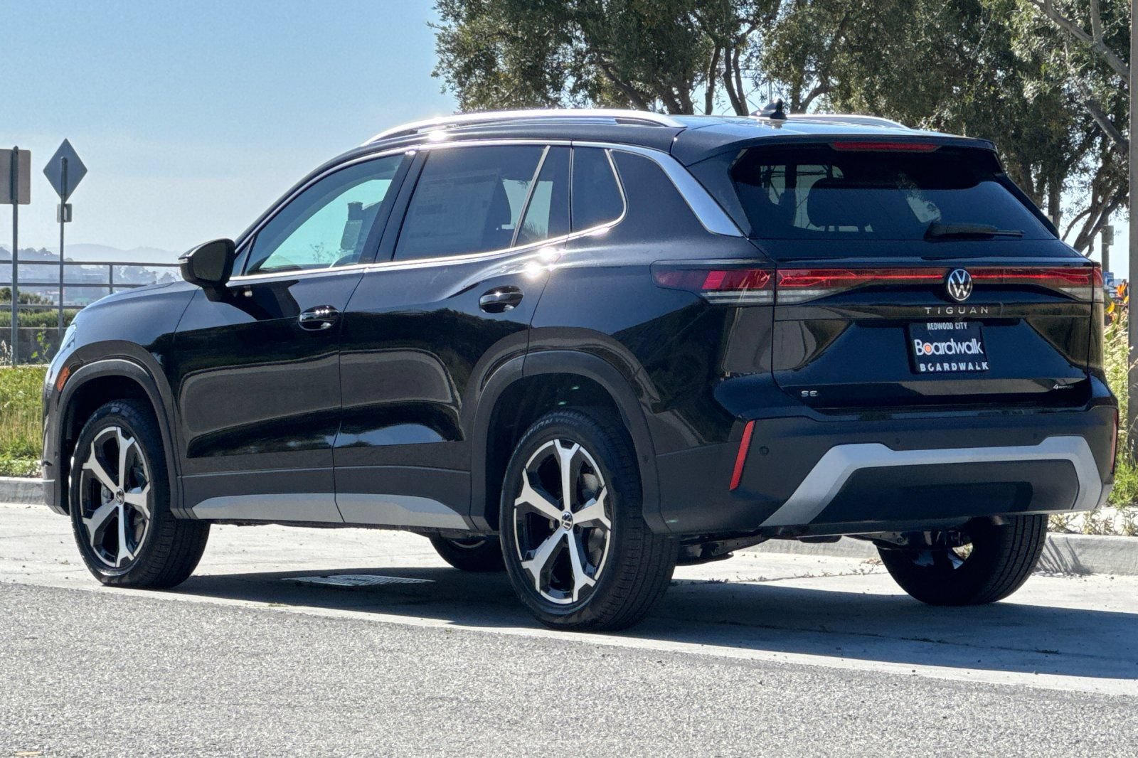 New 2026 Volkswagen Tiguan SE AWD/4WD image 6