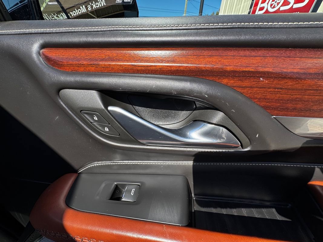 Used 2023 GMC Yukon Denali Ultimate image 34