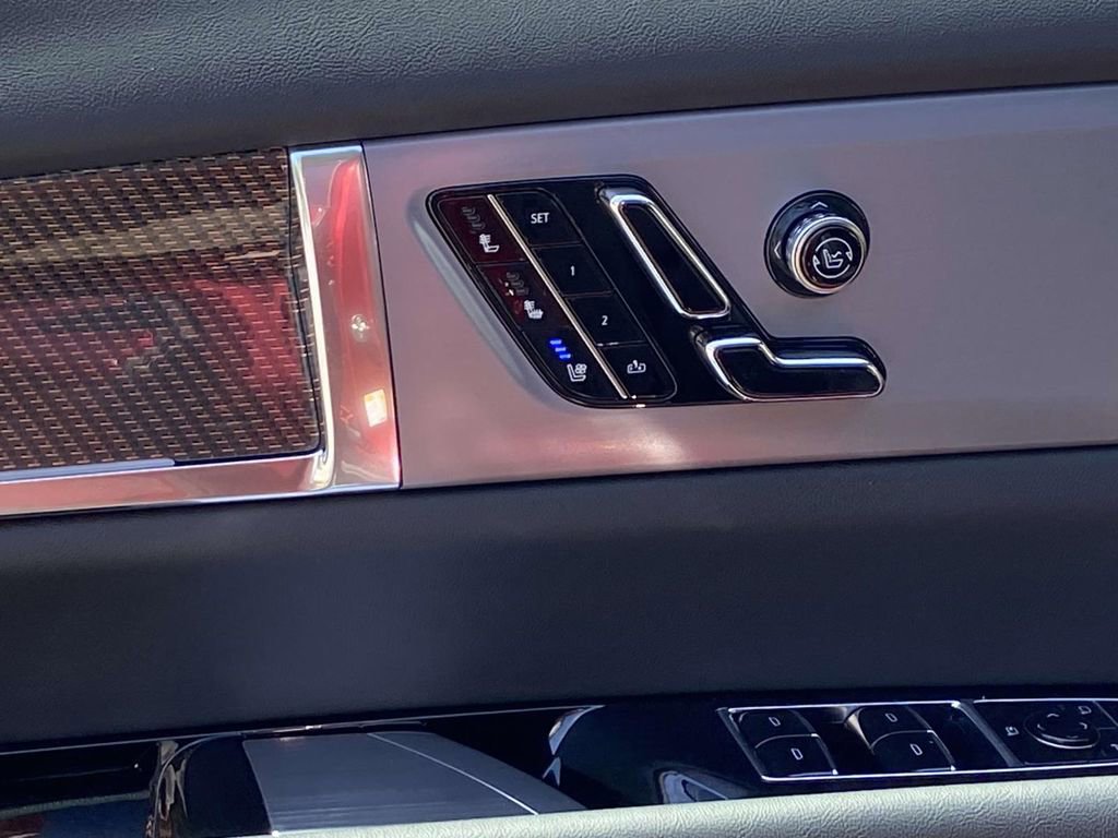 New 2026 Cadillac Vistiq Sport AWD/4WD image 17