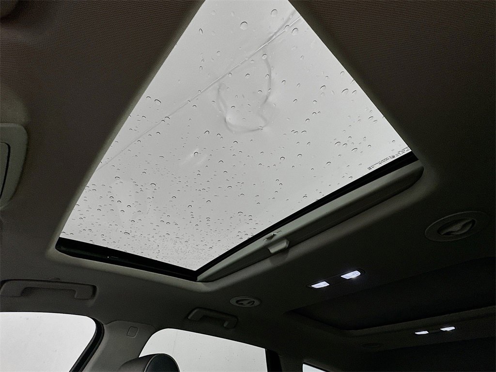 Used 2021 Buick Enclave Avenir w/ Avenir Technology Package image 23