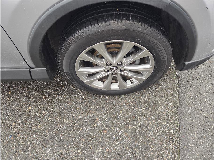 Used 2016 Toyota RAV4 Limited w/ Advanced Technology Package AWD/4WD image 11