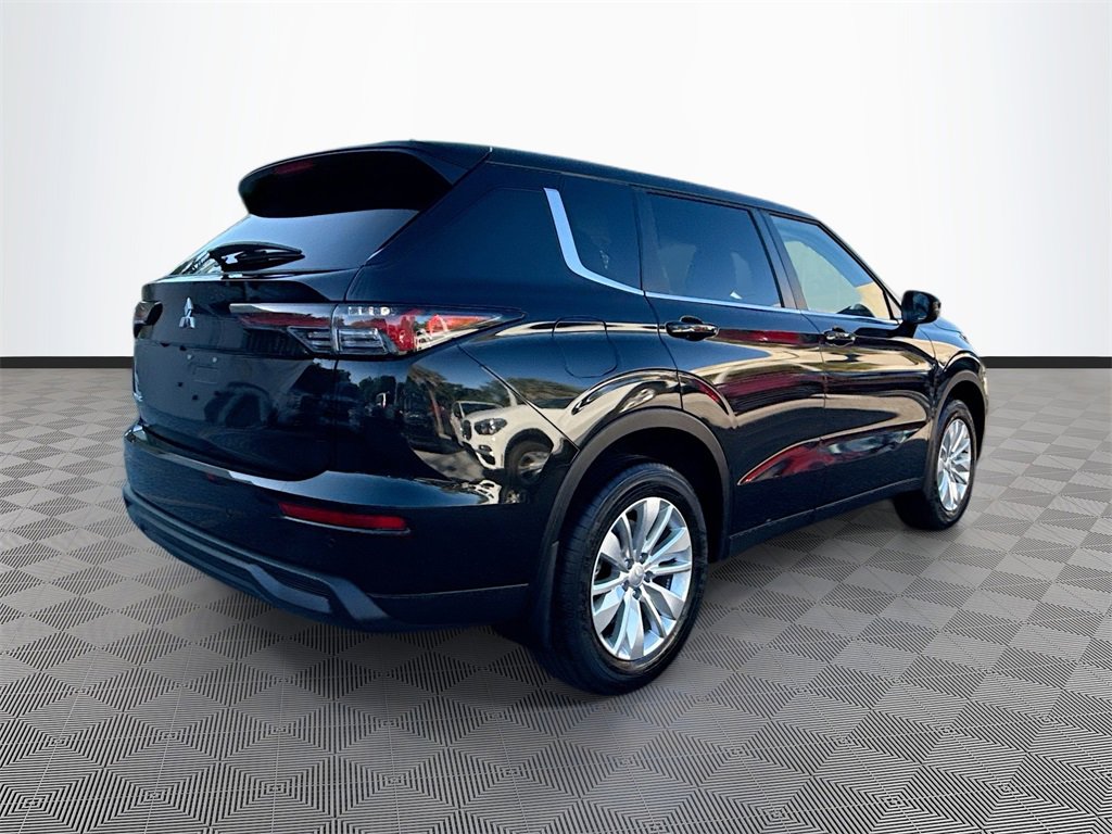 New 2025 Mitsubishi Outlander ES image 5
