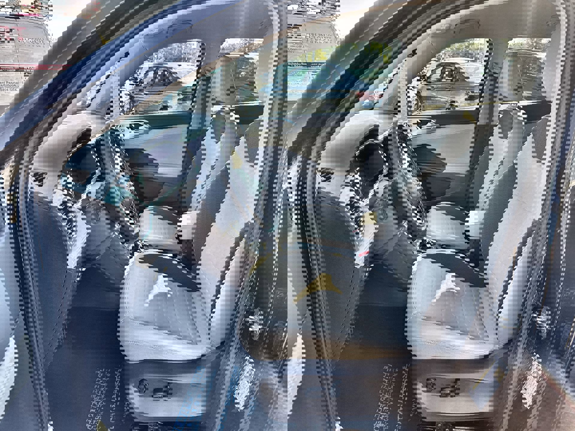 Certified 2025 Volkswagen Taos SE image 18
