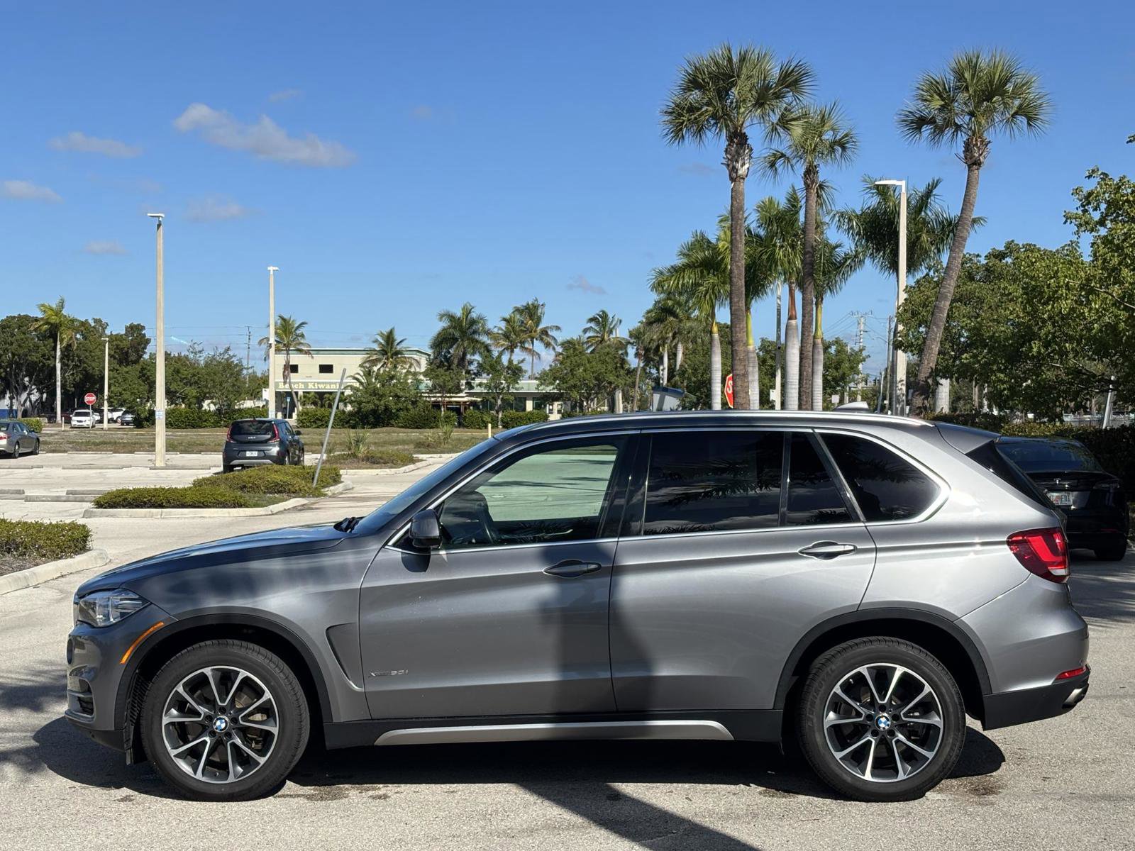 Used 2017 BMW X5 xDrive50i AWD/4WD image 9
