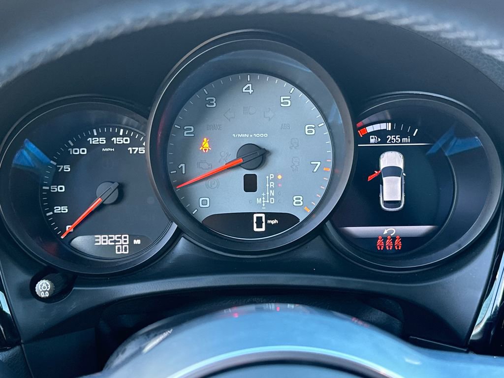 Used 2021 Porsche Macan S image 24