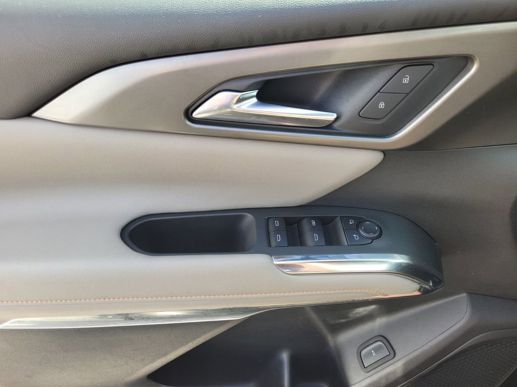 Certified 2025 Chevrolet Traverse LT FWD image 23