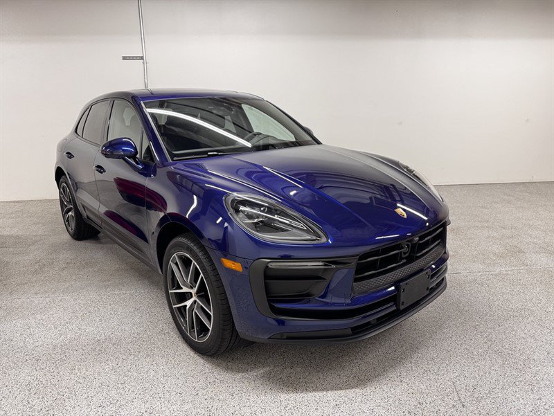 Used 2025 Porsche Macan w/ Premium Package Plus AWD/4WD image 12