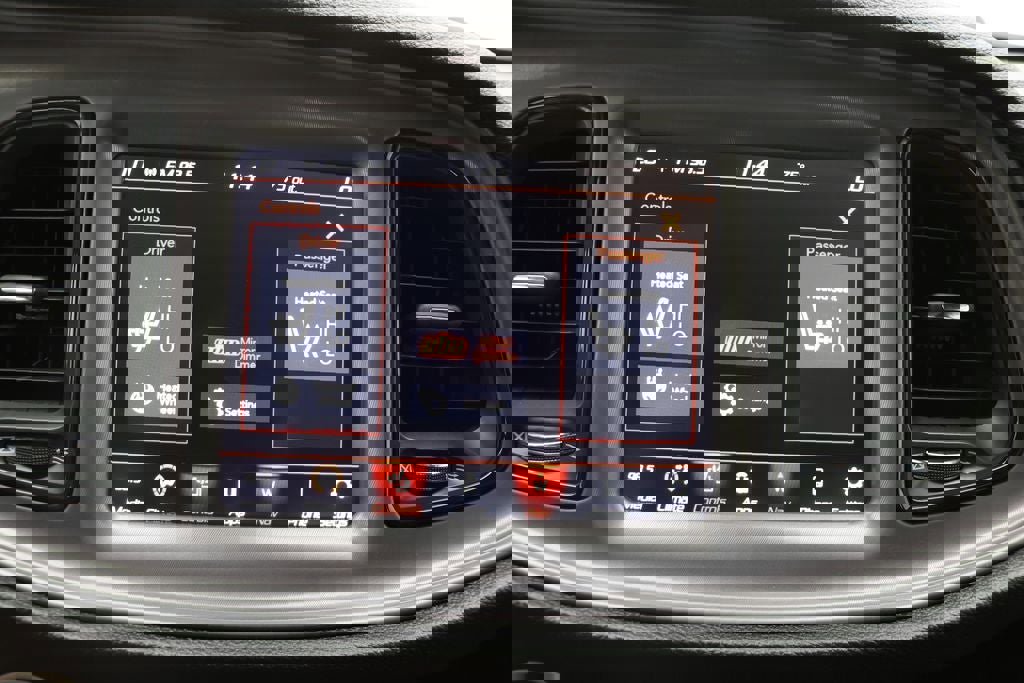 Used 2023 Dodge Challenger SXT w/ Blacktop Package image 18