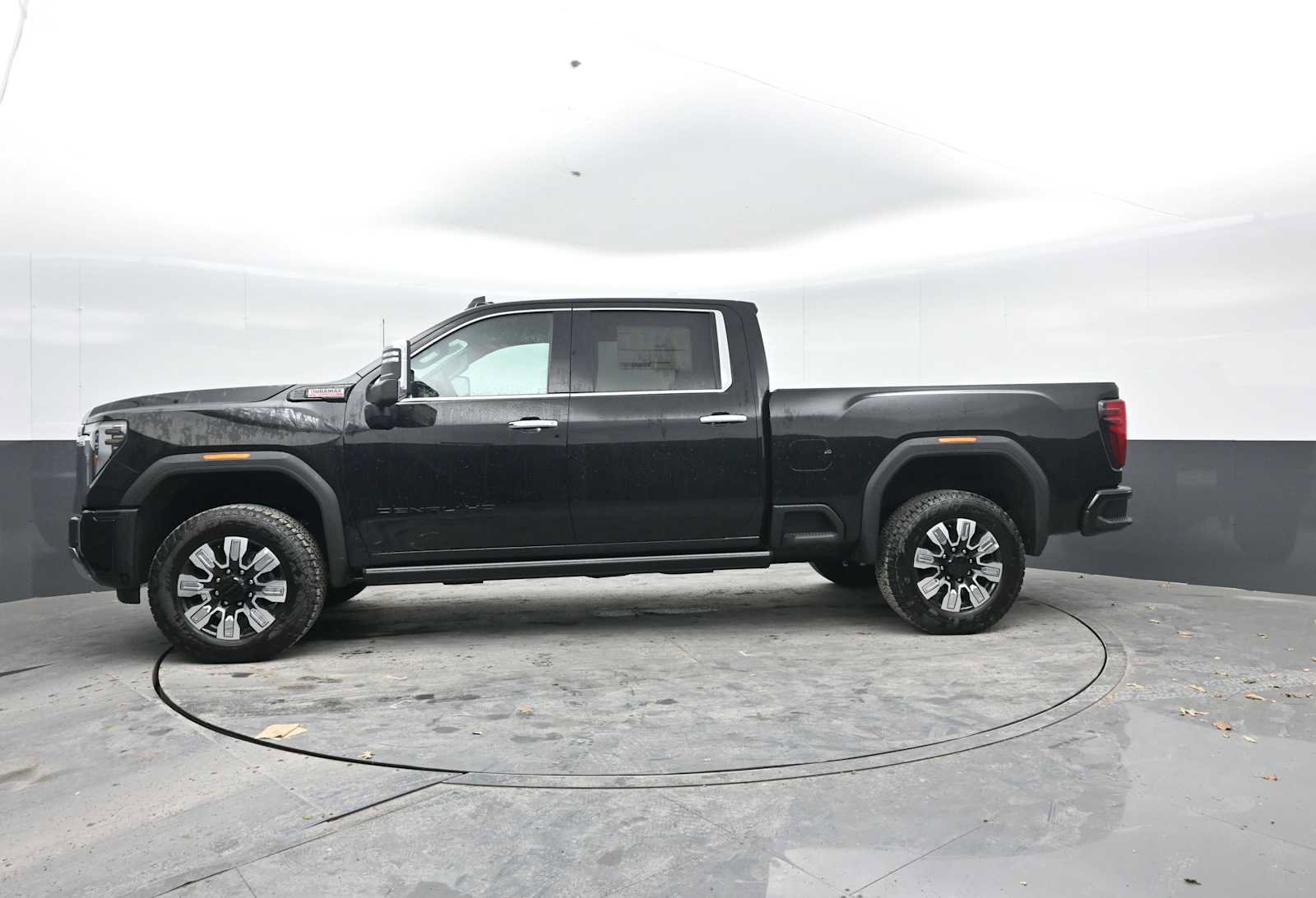 New 2026 GMC Sierra 2500 Denali w/ Denali Reserve Package AWD/4WD image 3