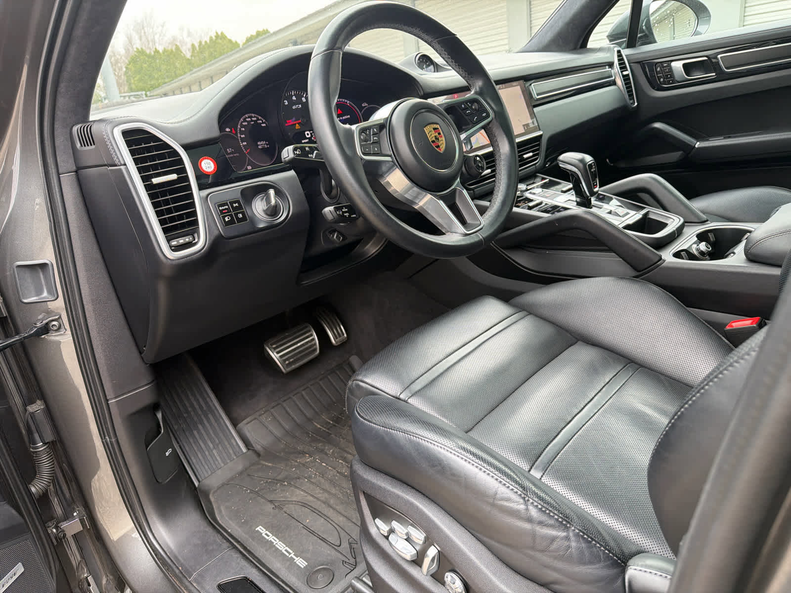 Used 2021 Porsche Cayenne GTS AWD/4WD image 9
