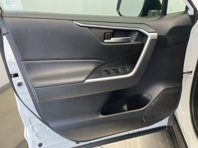 Used 2021 Toyota RAV4 XLE FWD image 40