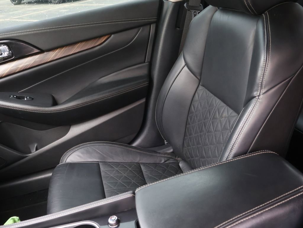 Used 2017 Nissan Maxima Platinum FWD image 20