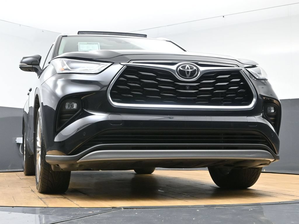 Used 2022 Toyota Highlander Platinum AWD/4WD image 56