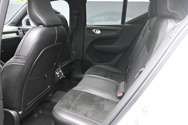 Used 2020 Volvo XC40 T5 R-Design w/ Protection Package AWD/4WD image 21