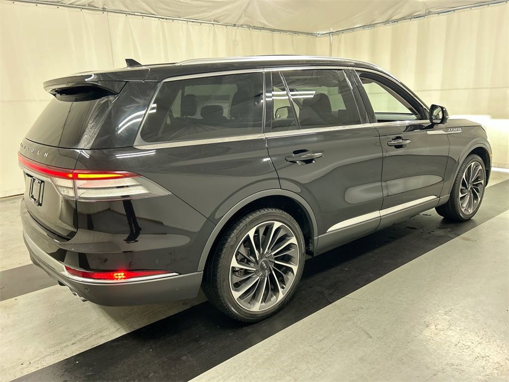 Used 2020 Lincoln Aviator Reserve w/ Equipment Group 202A image 2