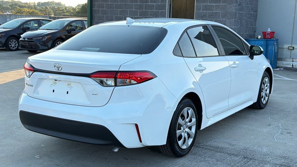 Used 2025 Toyota Corolla LE FWD image 4