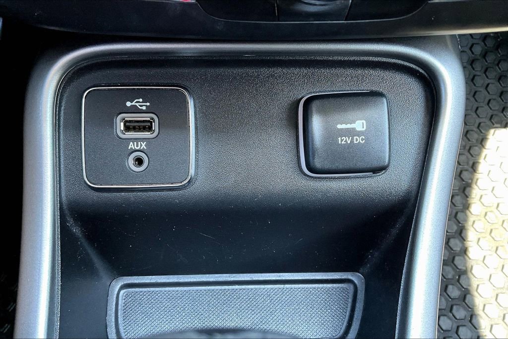 Used 2018 Jeep Compass Latitude w/ Popular Equipment Group FWD image 26