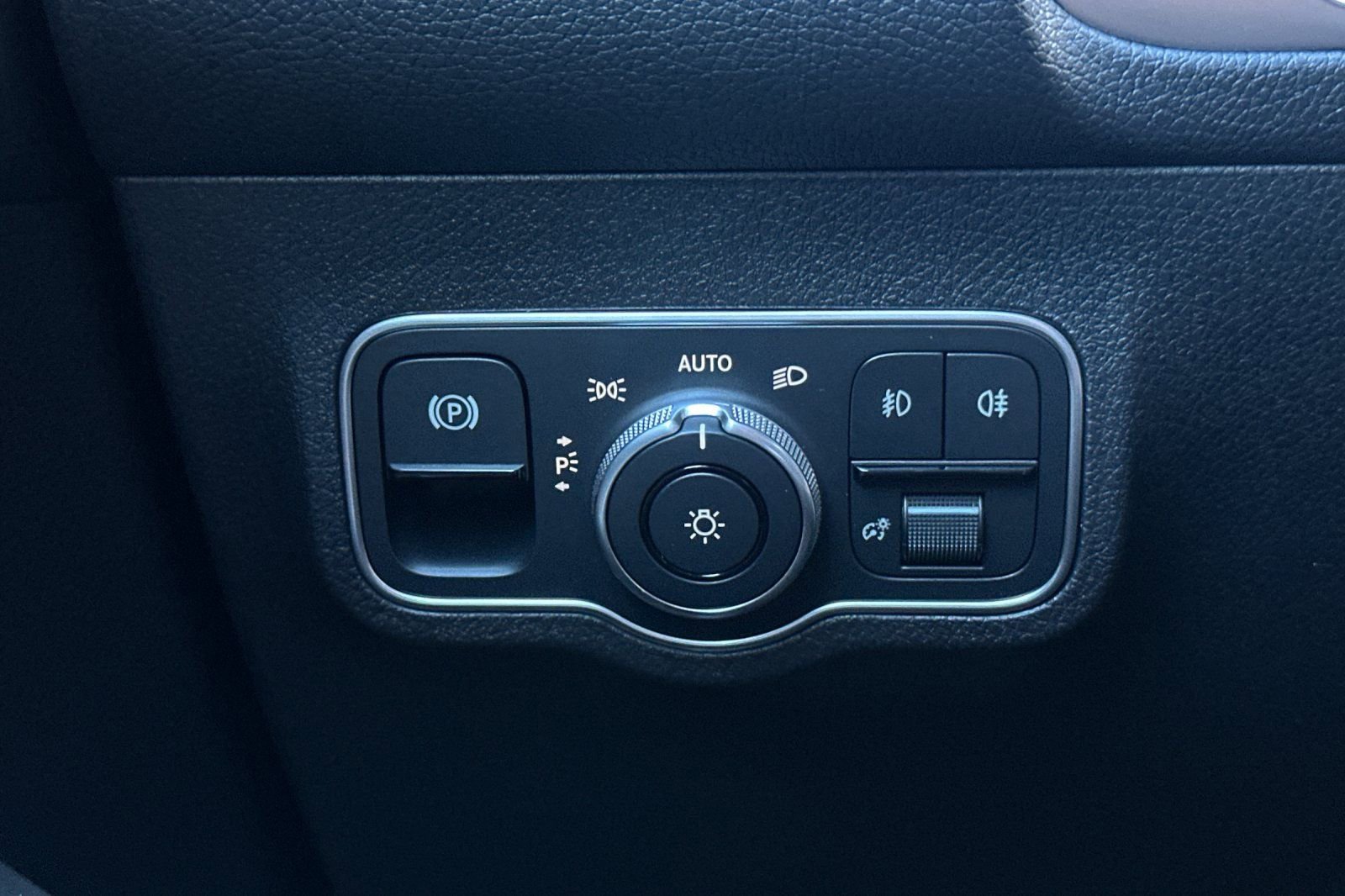 New 2026 Mercedes-Benz GLB 250 image 27