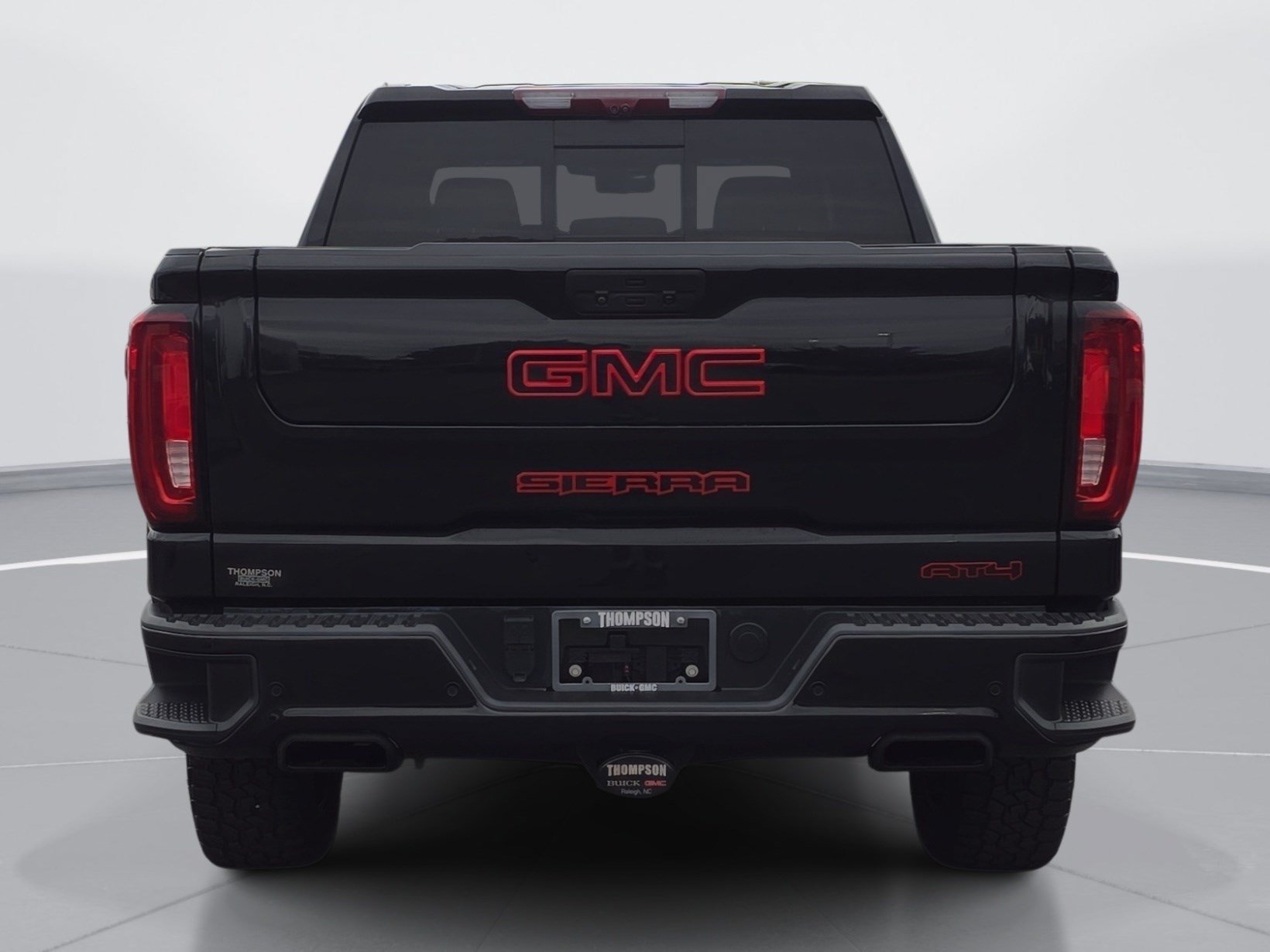 Used 2021 GMC Sierra 1500 AT4 w/ AT4 Value Package AWD/4WD image 4