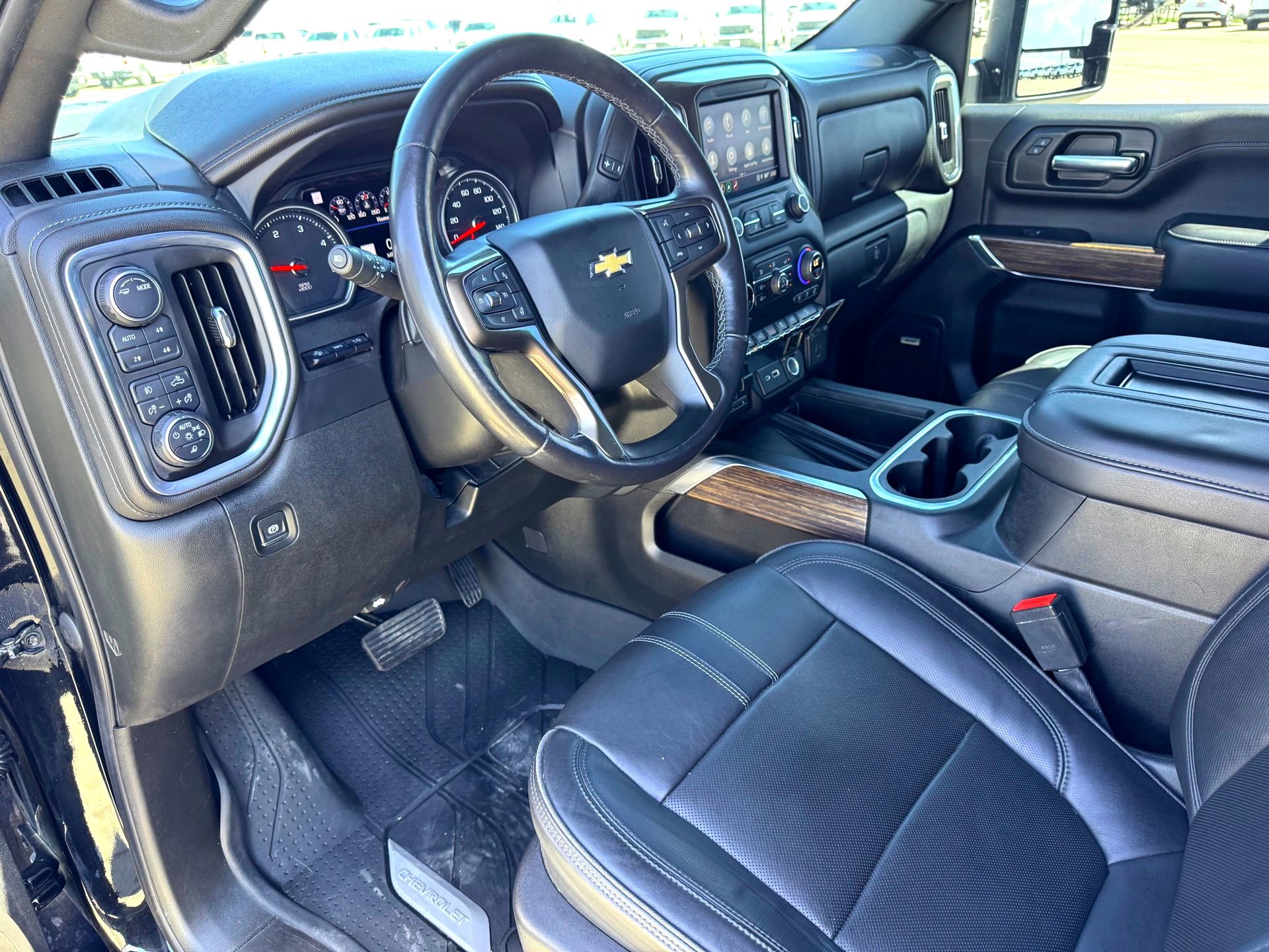 Used 2021 Chevrolet Silverado 2500 High Country w/ Z71 Off-Road Package image 11